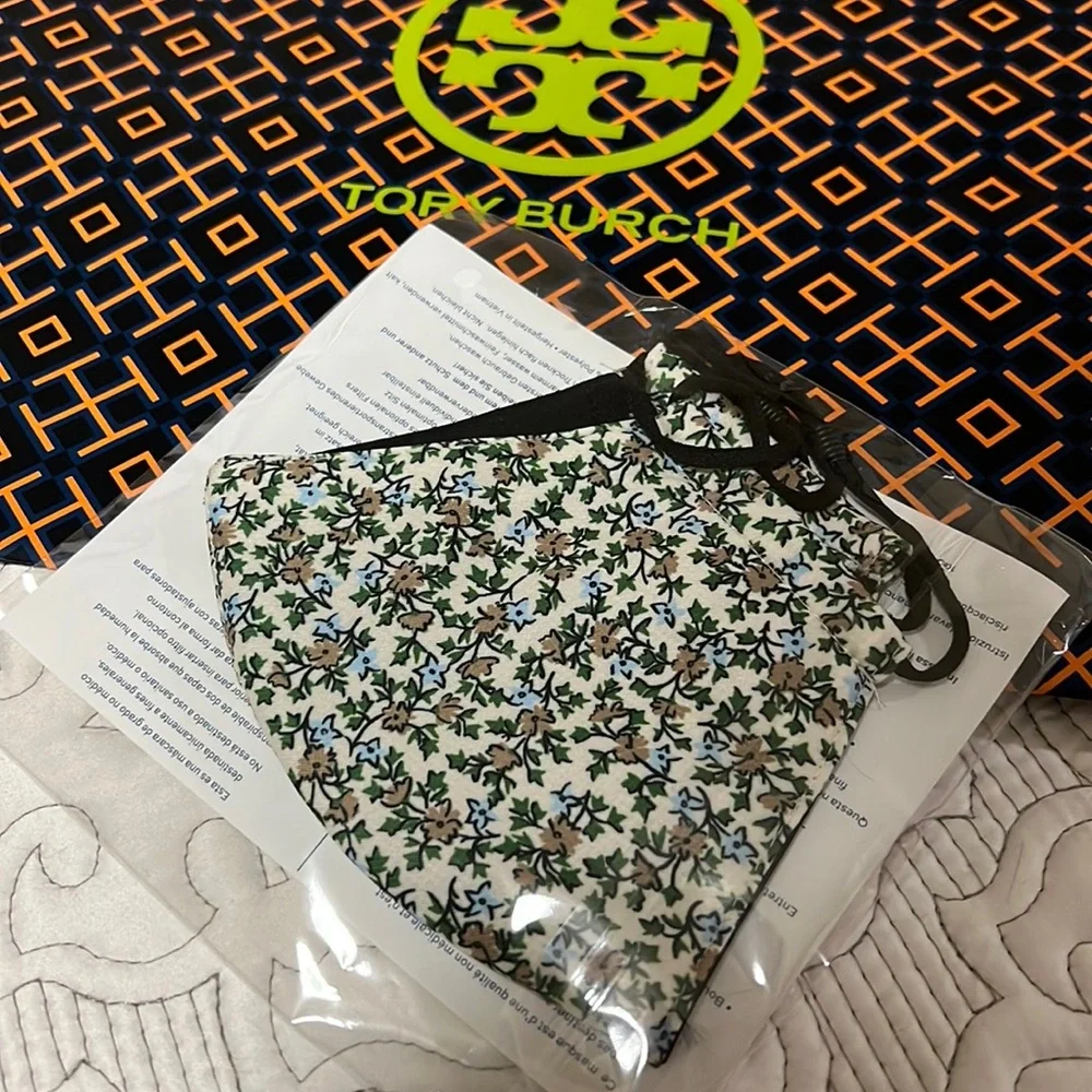 Tory Burch floral design face mask New in package